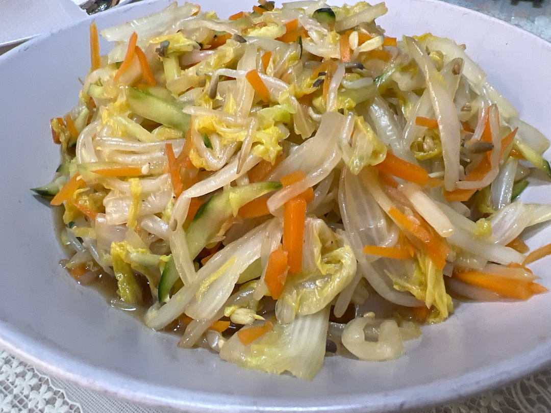 凉拌豆芽黄瓜菜
