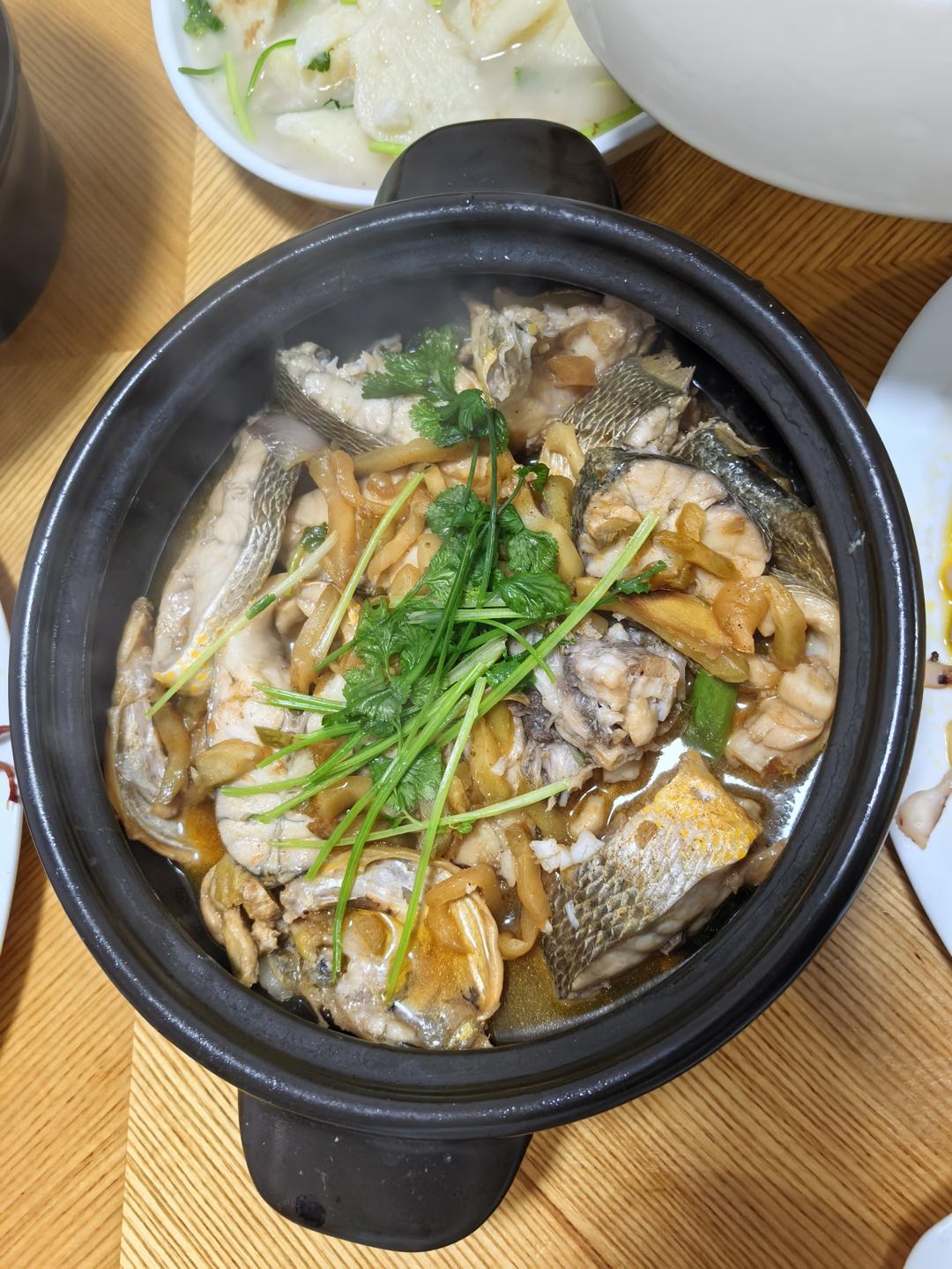 豆瓣酱干锅黄鱼