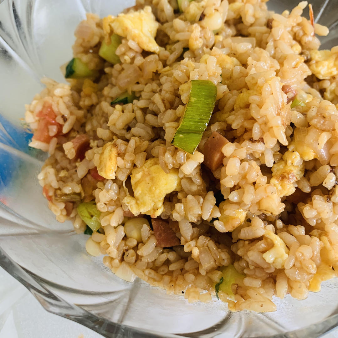 超级好吃的酱油火腿蛋炒饭！