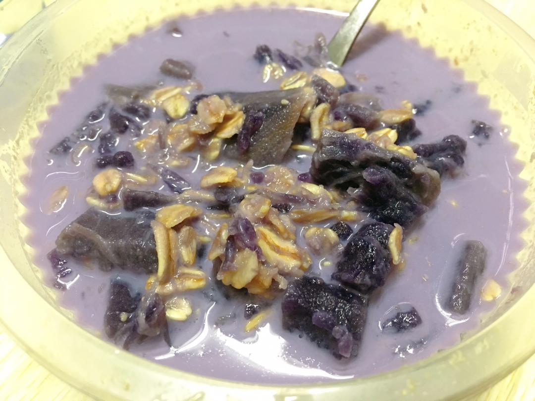 紫薯牛奶燕麦粥