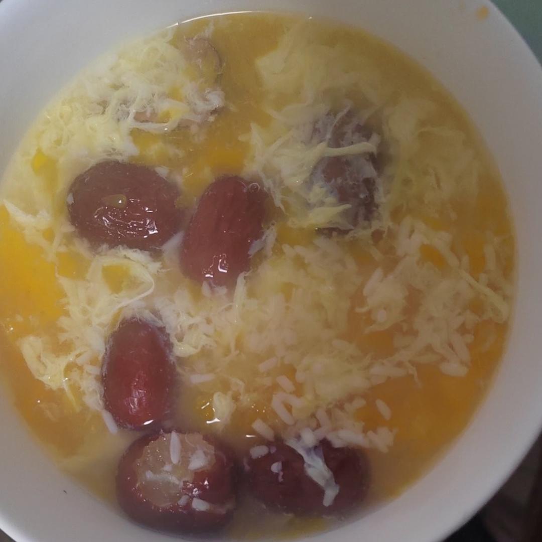 酒酿（醪糟）煮鸡蛋，早餐、夜宵都好吃