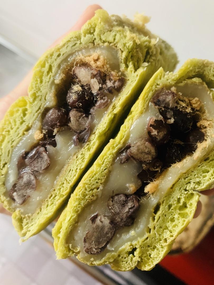 抹茶红豆麻糬软欧面包