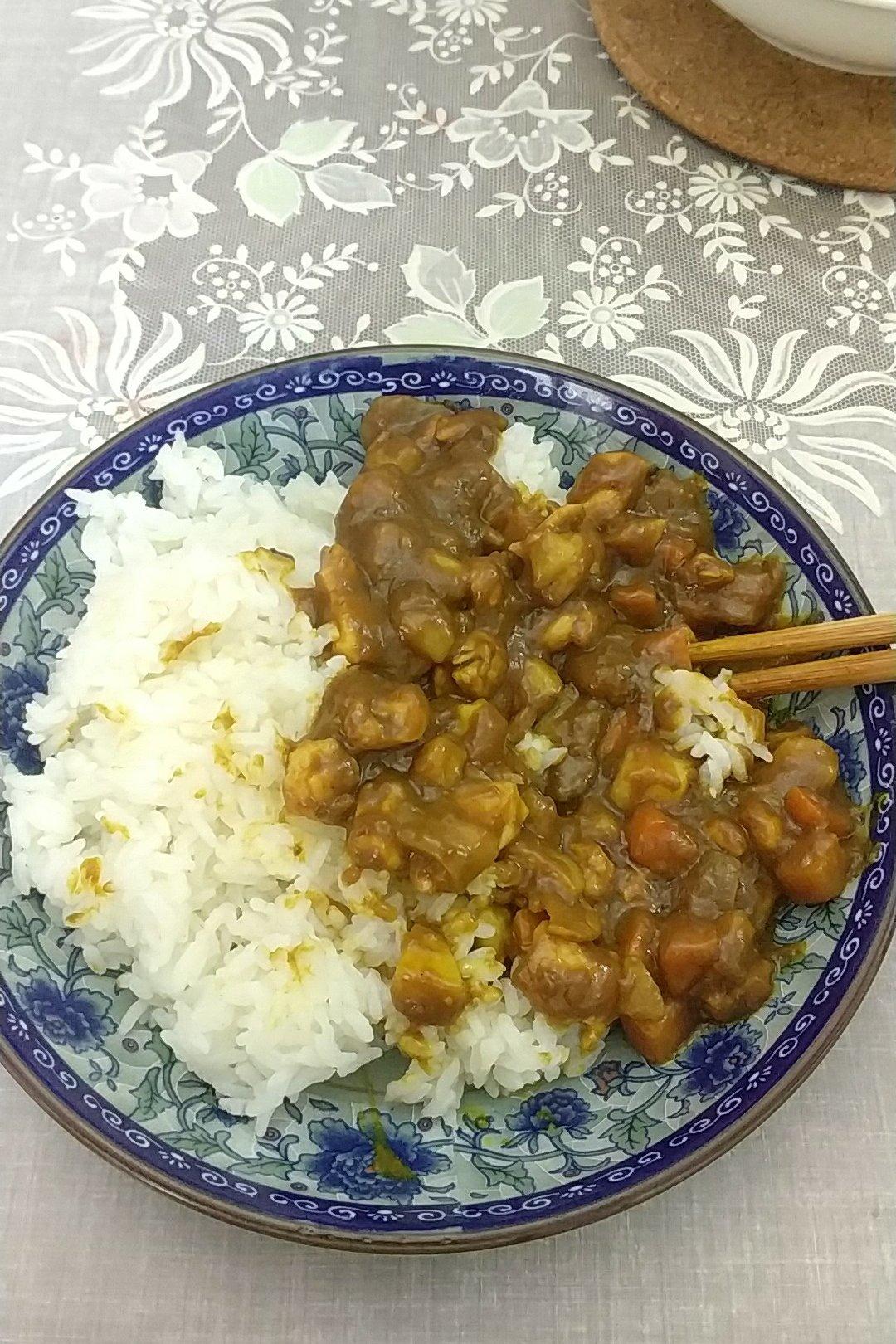 咖喱鸡块饭