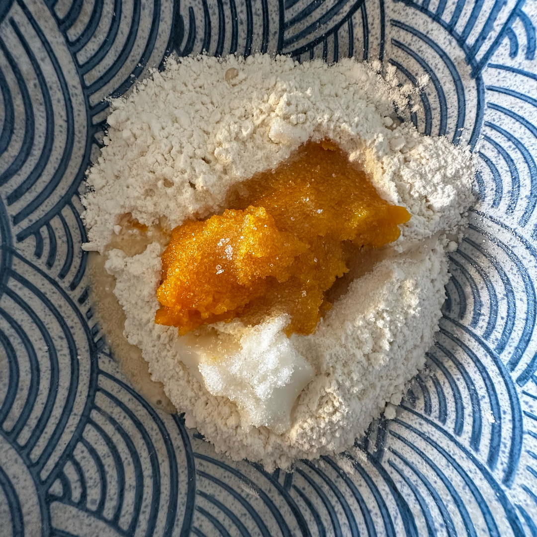 新手也可以--详解如何做出人见人爱、金黄的南瓜馒头