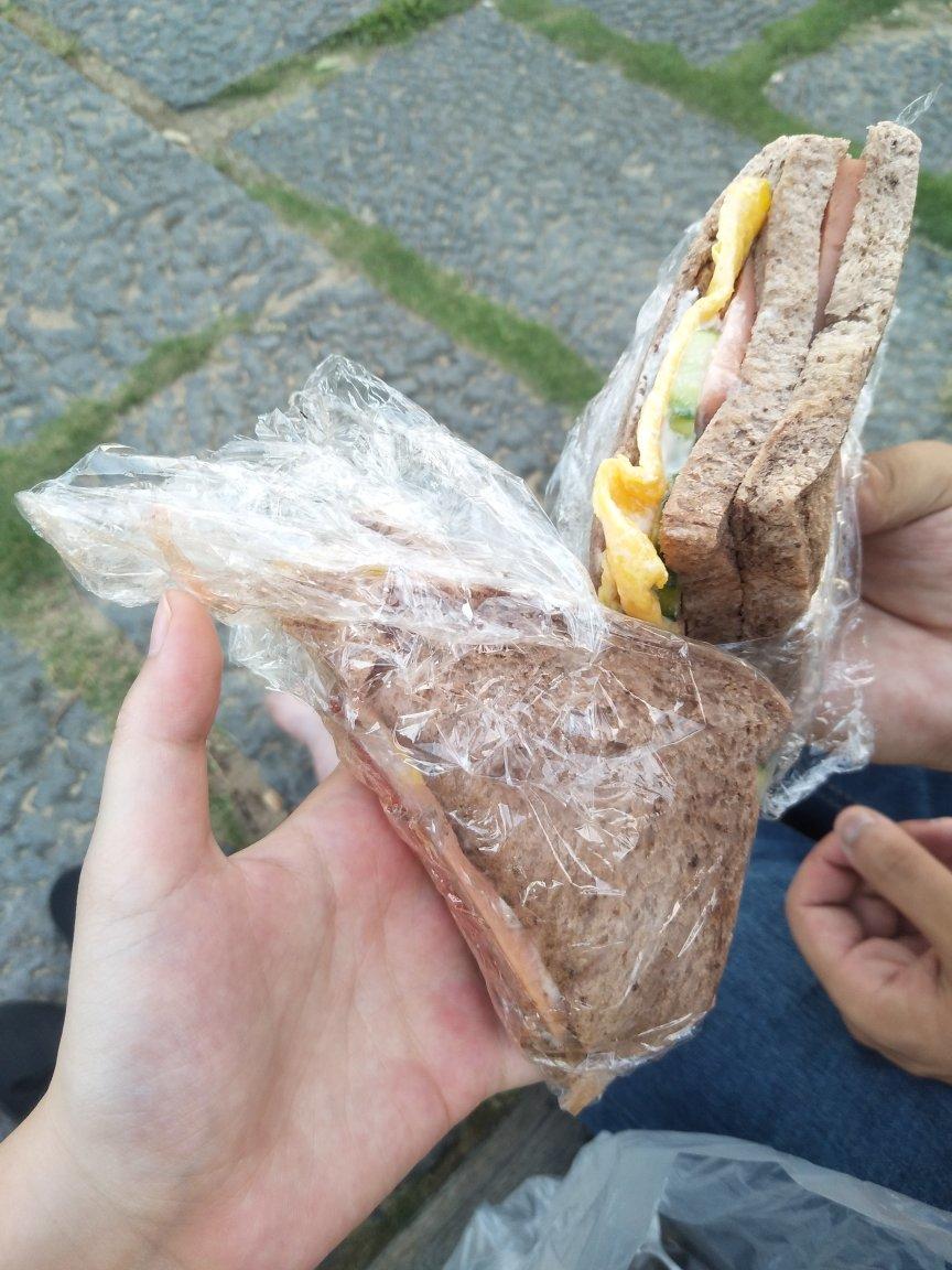 火腿芝士蛋三文治