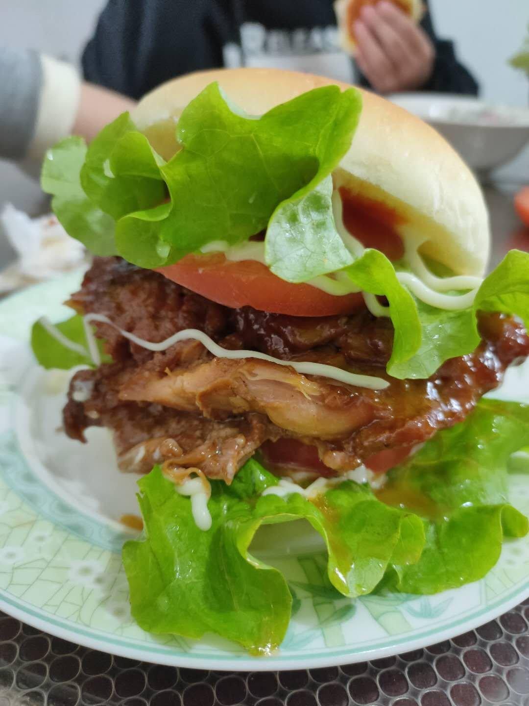 奥尔良烤鸡腿堡