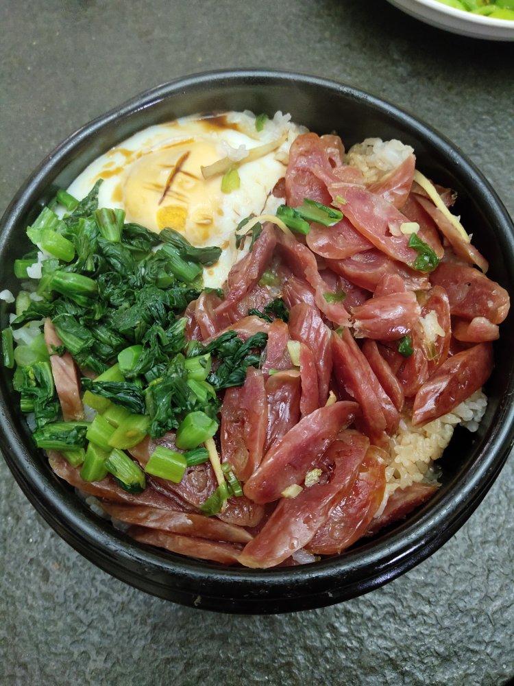 香肠煲仔饭
