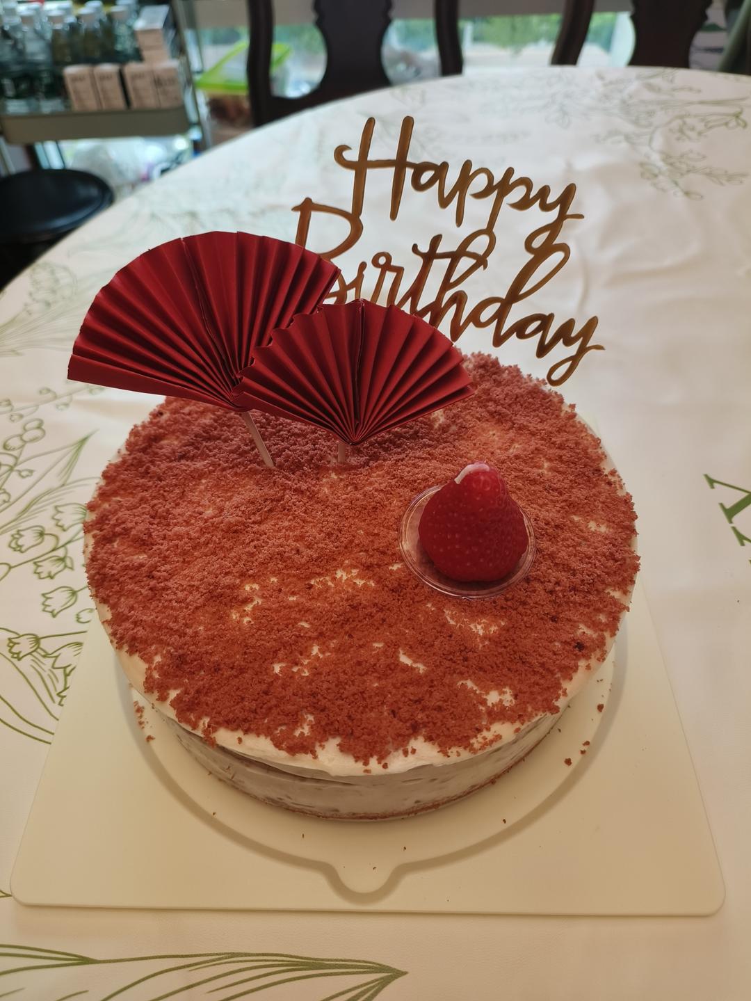 8寸草莓🍓慕斯蛋糕🍰（草莓酱馅）