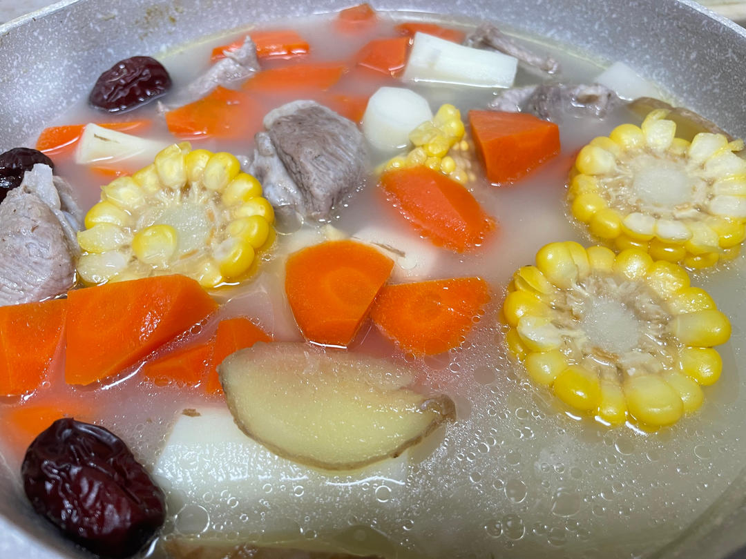 连吃三碗的玉米山药排骨汤