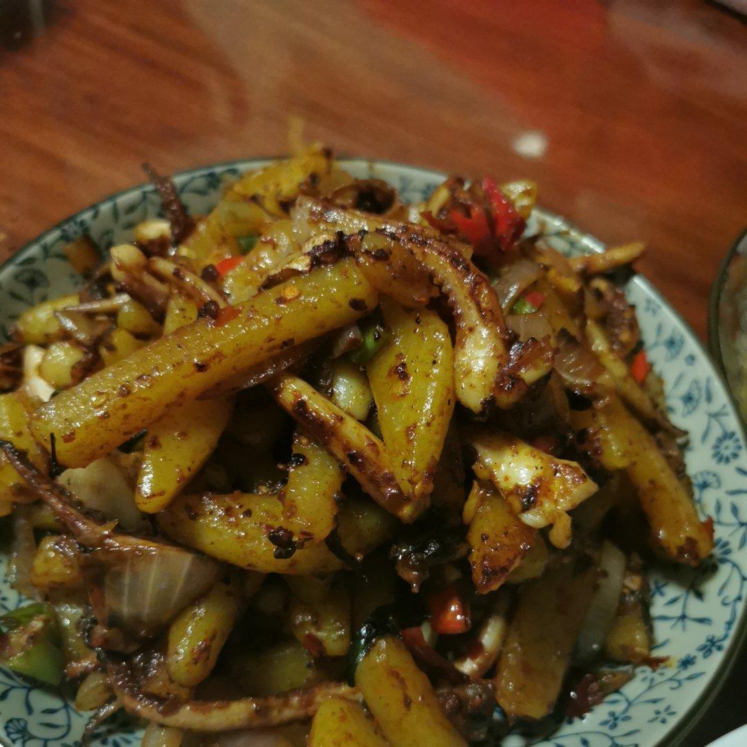 好吃到哭的土豆鱿鱼须
