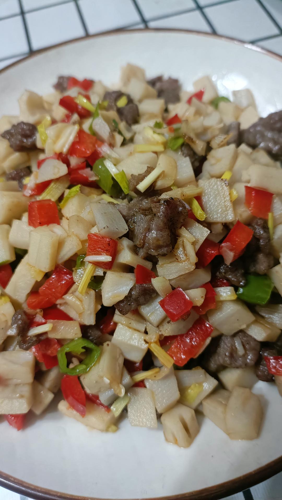 黑椒藕丁炒牛肉