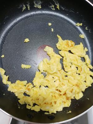 鸡蛋虾仁炒玉米西蓝花的做法 步骤6