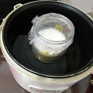 电饭锅酸奶，很容易的做法 步骤3