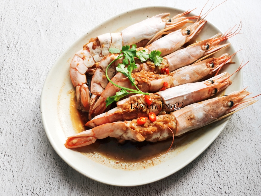 年夜饭之～无忧（油）版的蒜蓉蒸阿根廷红虾的做法