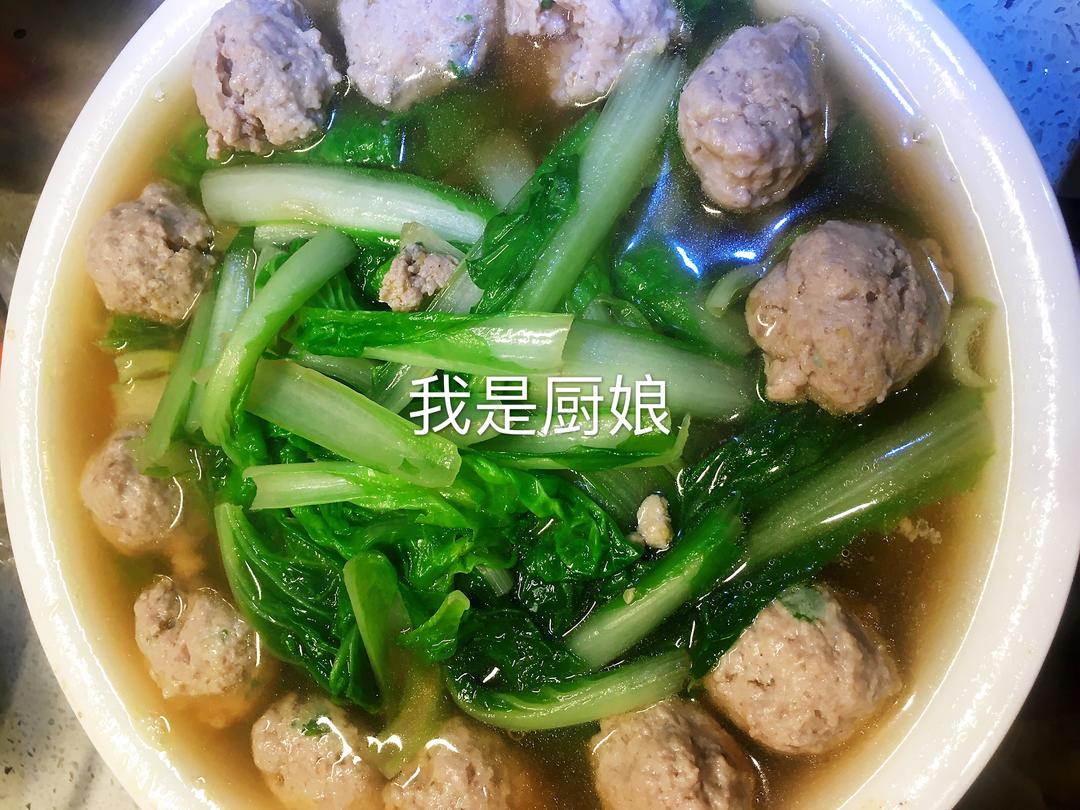 豆腐皮小白菜丸子汤（天凉了喝点热乎乎的汤很舒服😌）的做法