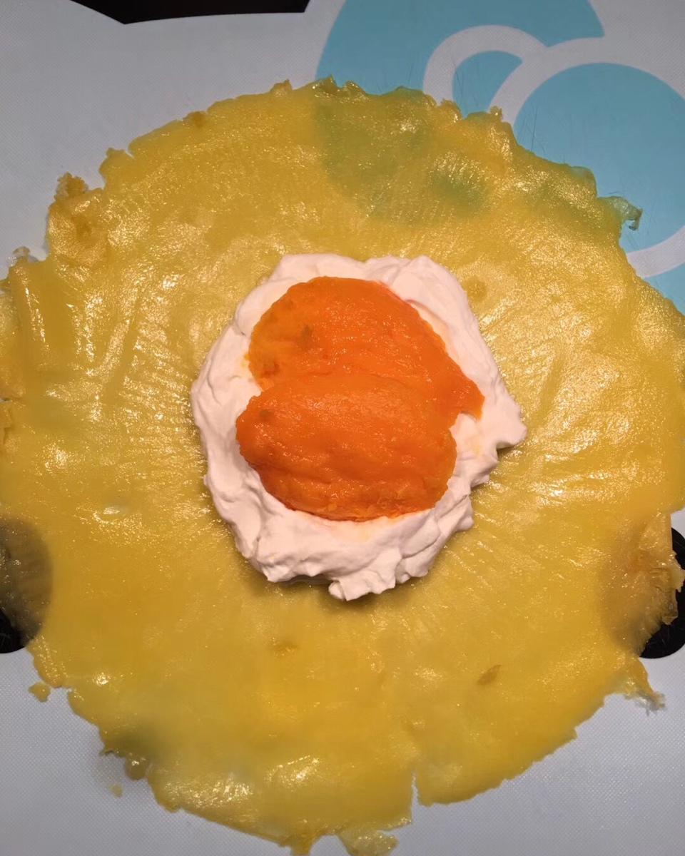 芒果班戟+港式奶茶