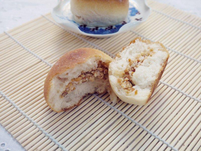 花生芝麻甜面包