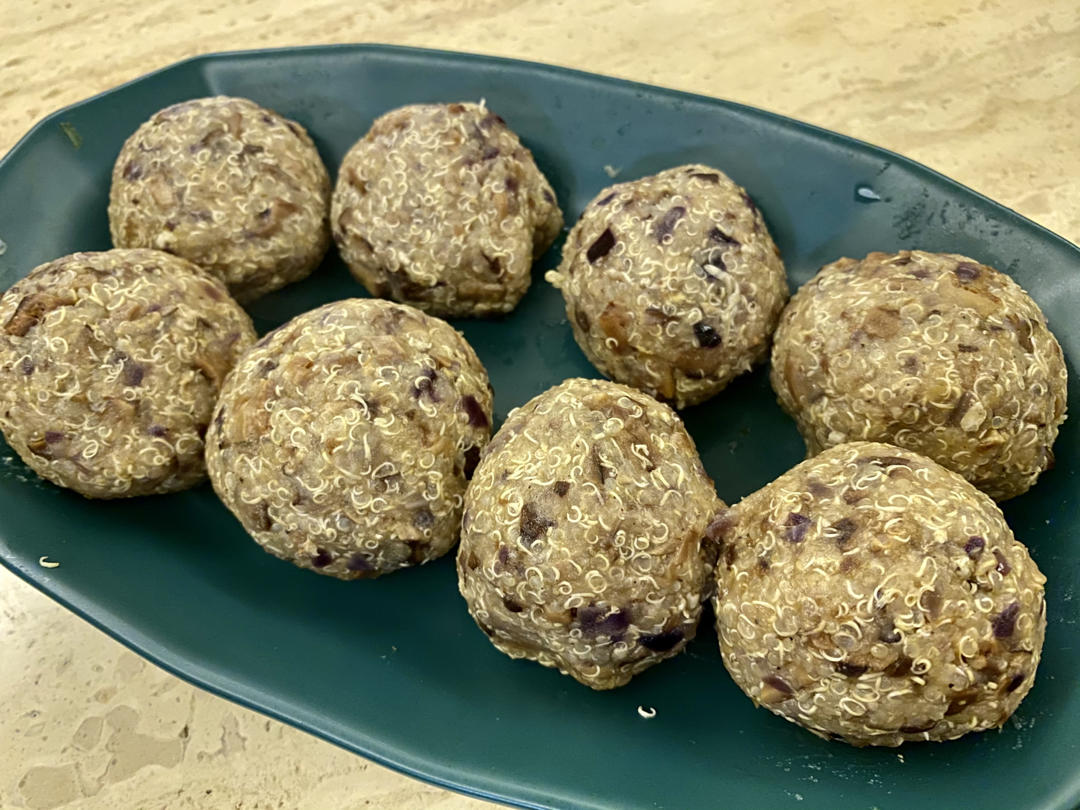 无糯米的健康藜麦饭团