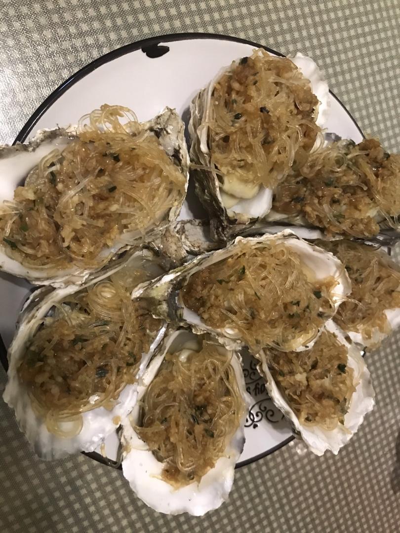 有个锅就能在家做的蒜蓉生蚝做法