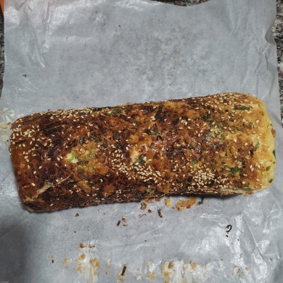 美味的肉松面包卷