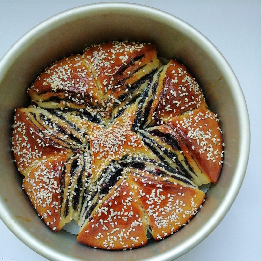 豆沙花式面包