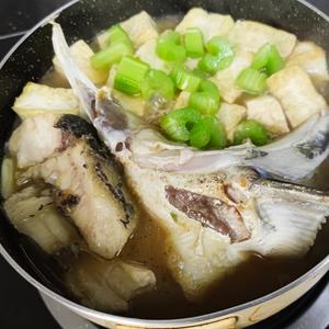 豆腐焖黑鱼的做法 步骤8