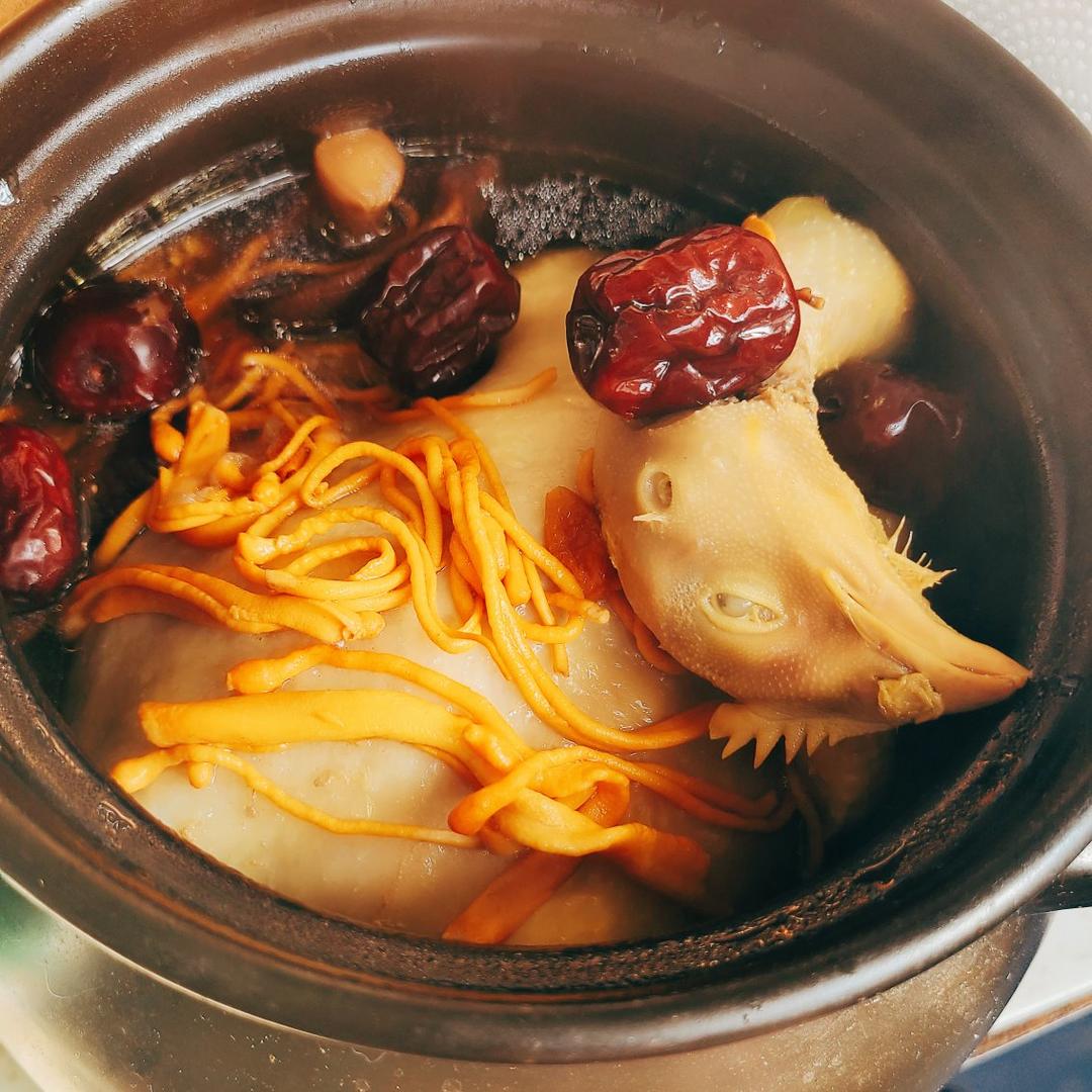 虫草花煲鸡汤
