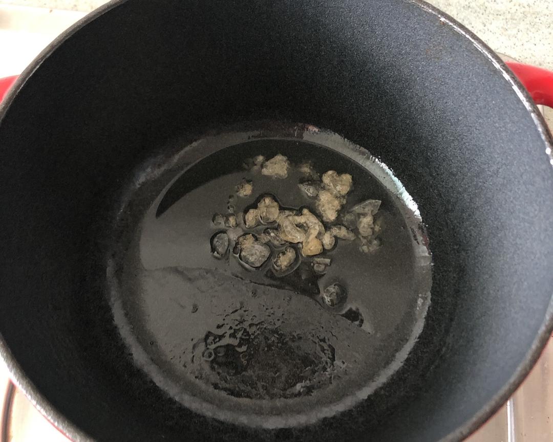 铁锅炖茶树菇排骨的做法 步骤4