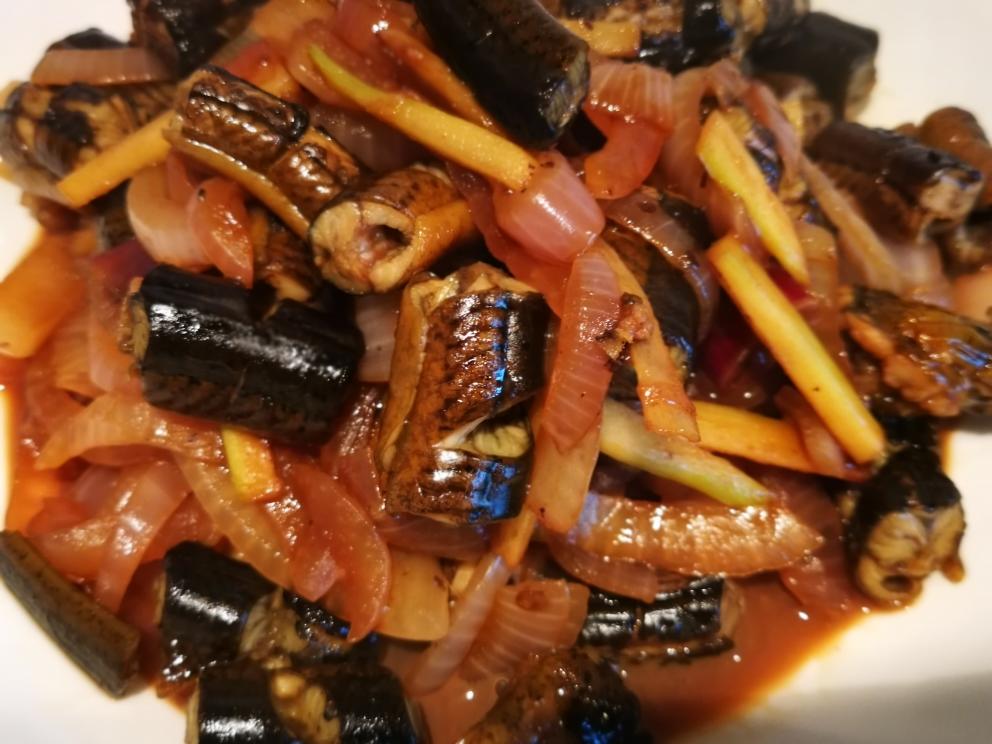 增高食谱—洋葱爆黄鳝的做法