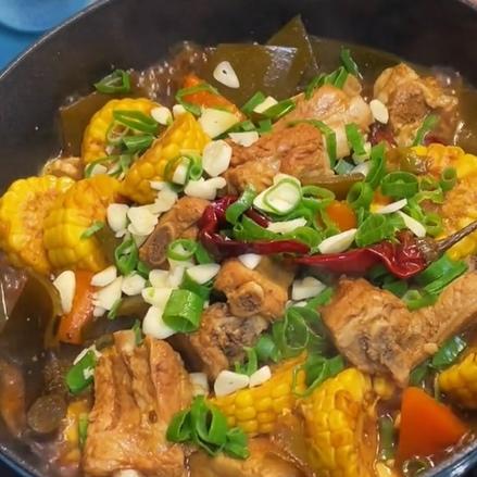 玉米排骨海带汤 拌茄子土豆 黄瓜鸡蛋的做法