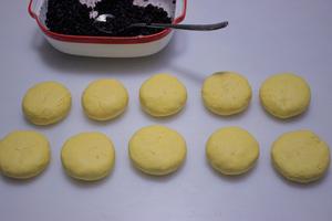 香甜软糯的黑米南瓜饼的做法 步骤6
