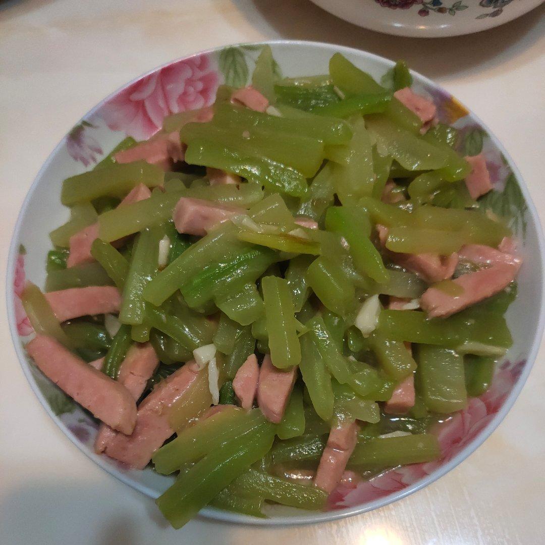 三鲜莴笋虾饺