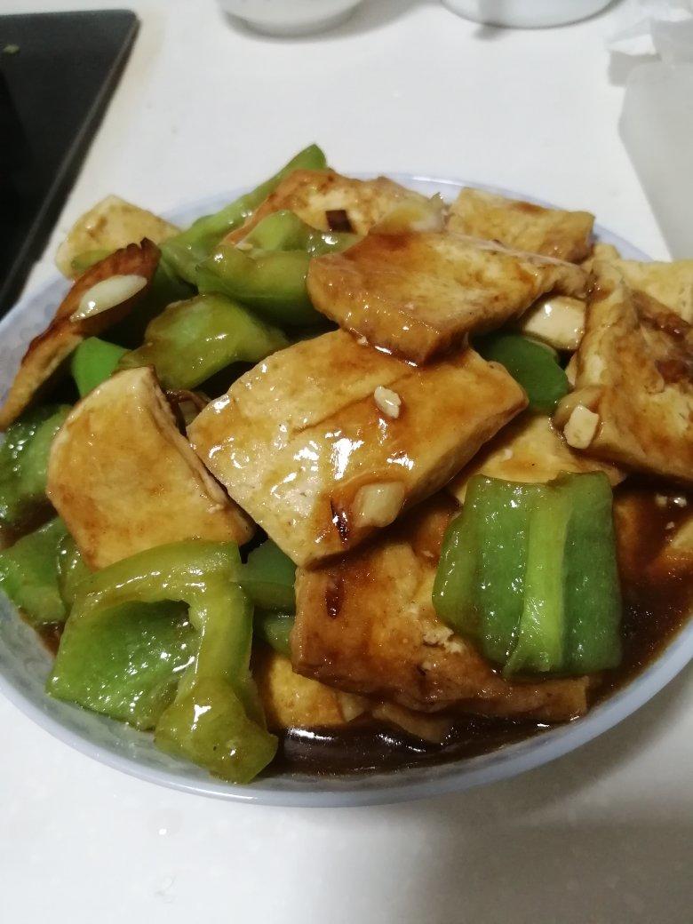 青椒炒豆腐