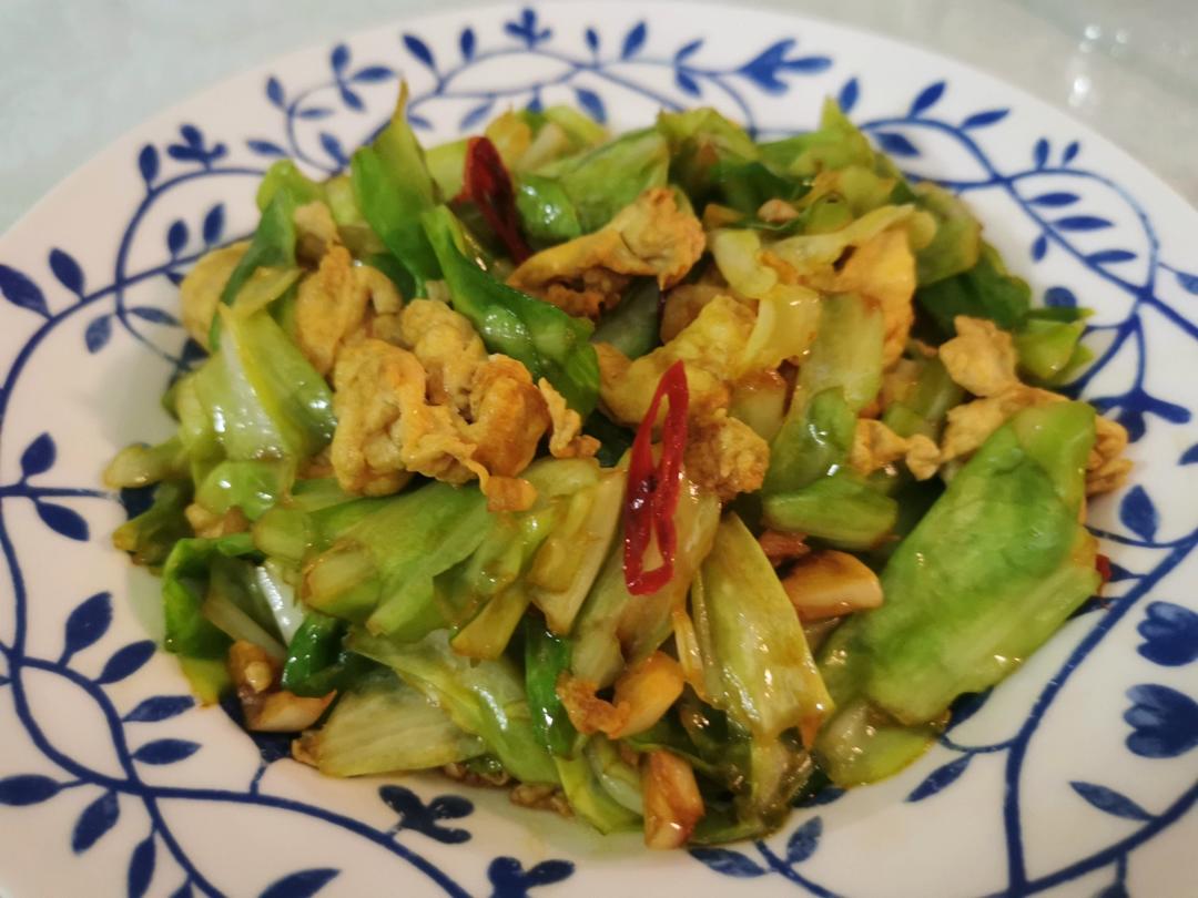 手撕包菜炒鸡蛋