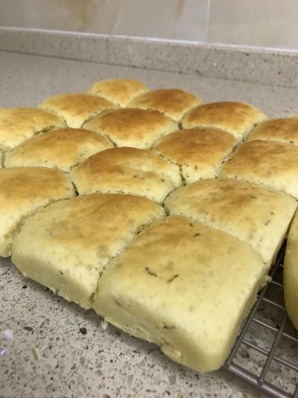迷你土豆香葱餐包