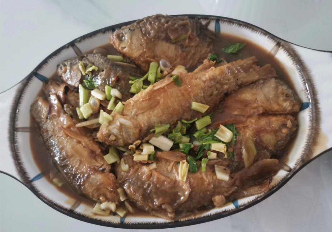 红烧小鯽鱼