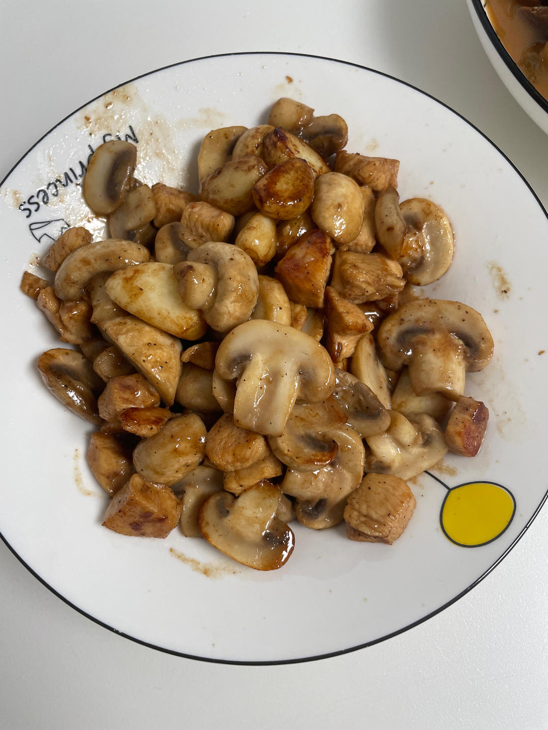 【蒜香口蘑鸡肉粒】