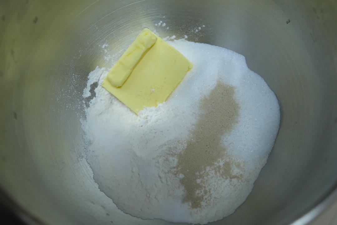 纯奶手撕吐司的做法 步骤1