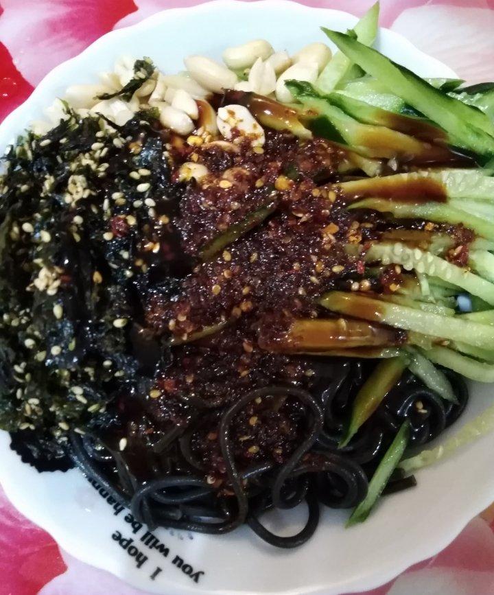 凉拌蕨根粉