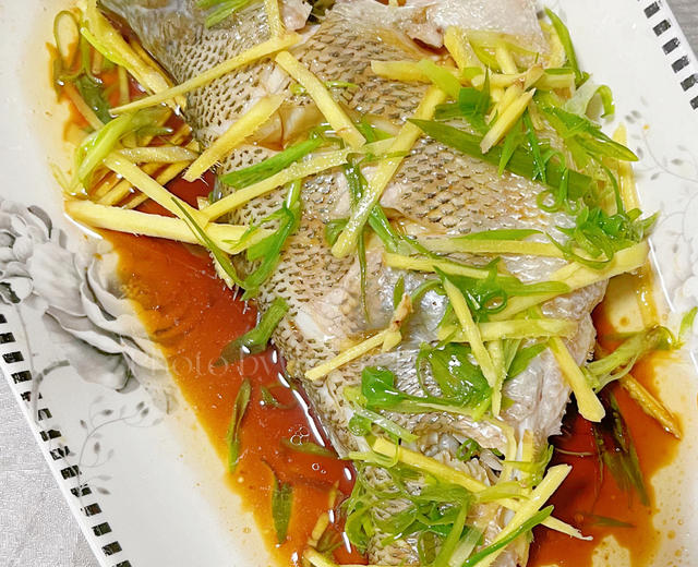 减脂一定要吃的清蒸鲈鱼🐟低脂高蛋白简单家常的做法