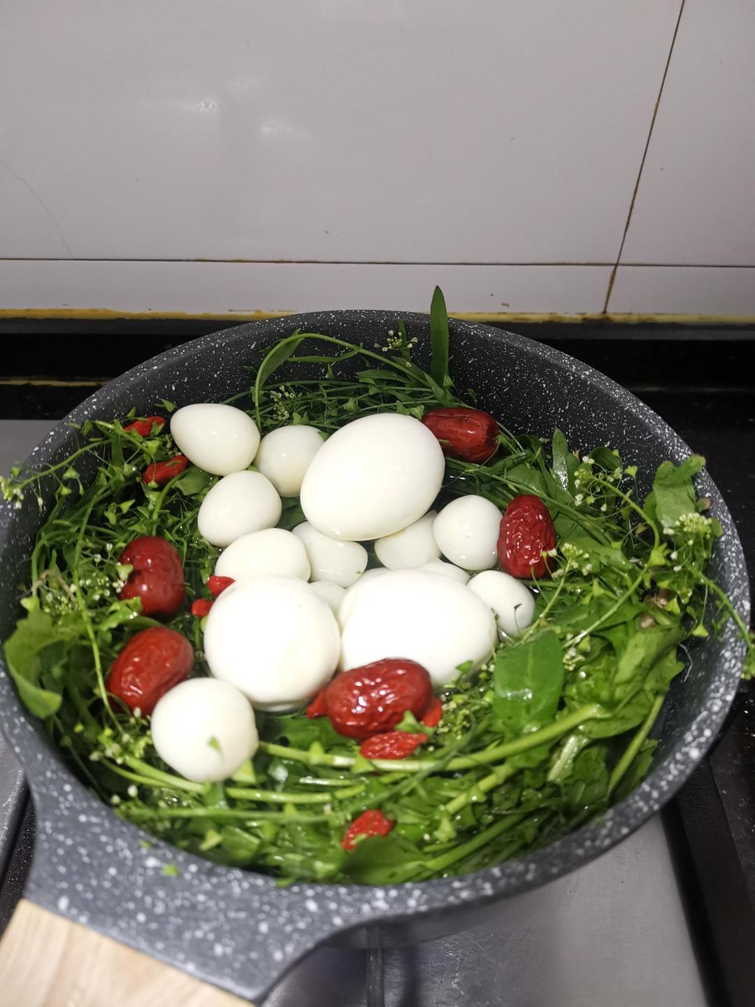 荠菜花煮鸡蛋（这天吃一年不头疼）