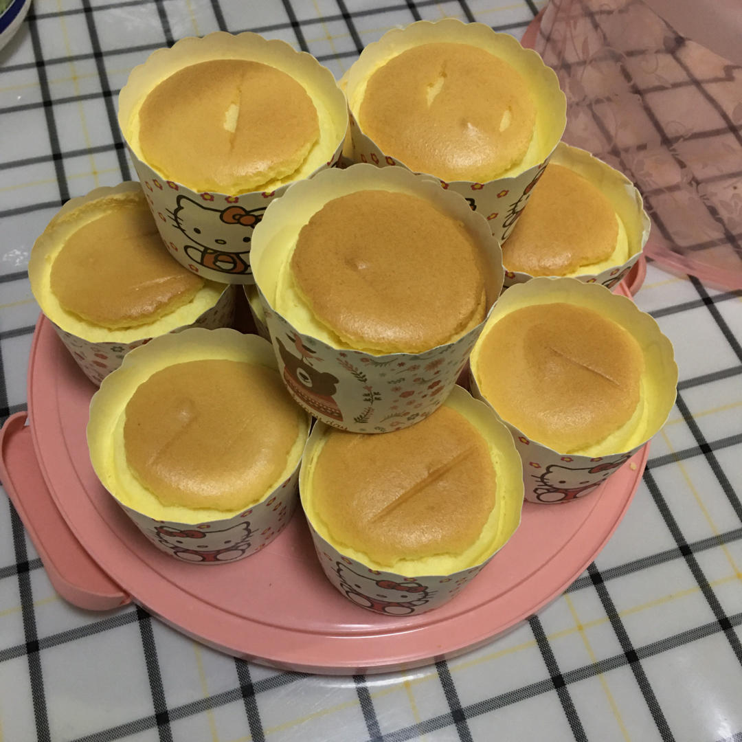 纸杯蛋糕 8寸戚风蛋糕的量