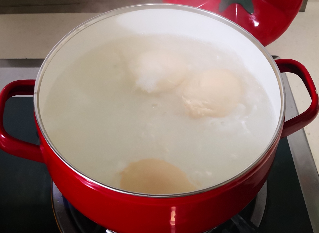 一颗会千变万化的白水蛋的做法 步骤3