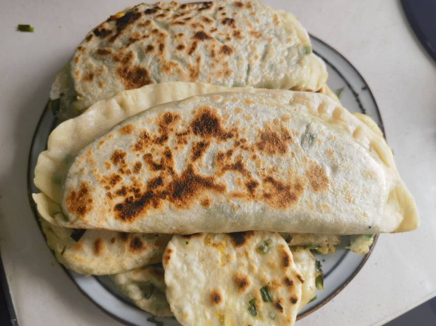 皮薄馅大～韭菜鸡蛋饼