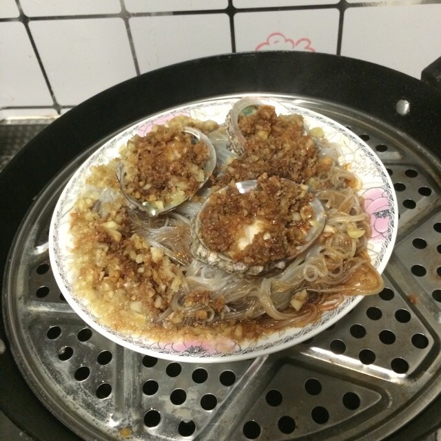 蒜蓉粉丝蒸鲍鱼