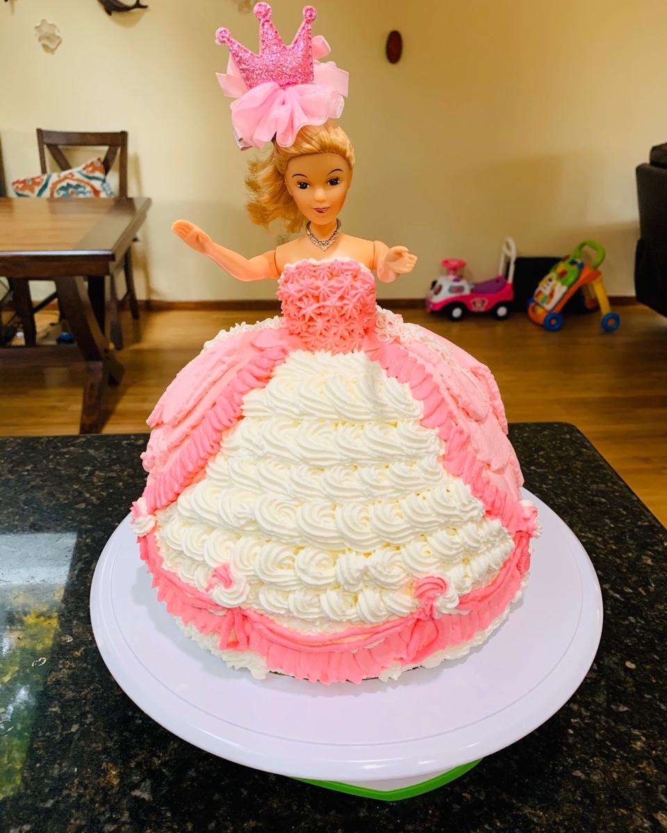 橘子230做的芭比娃娃蛋糕