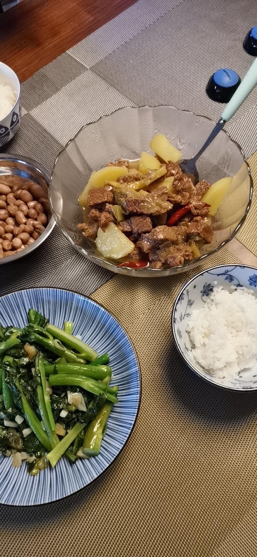 牛肉炖土豆