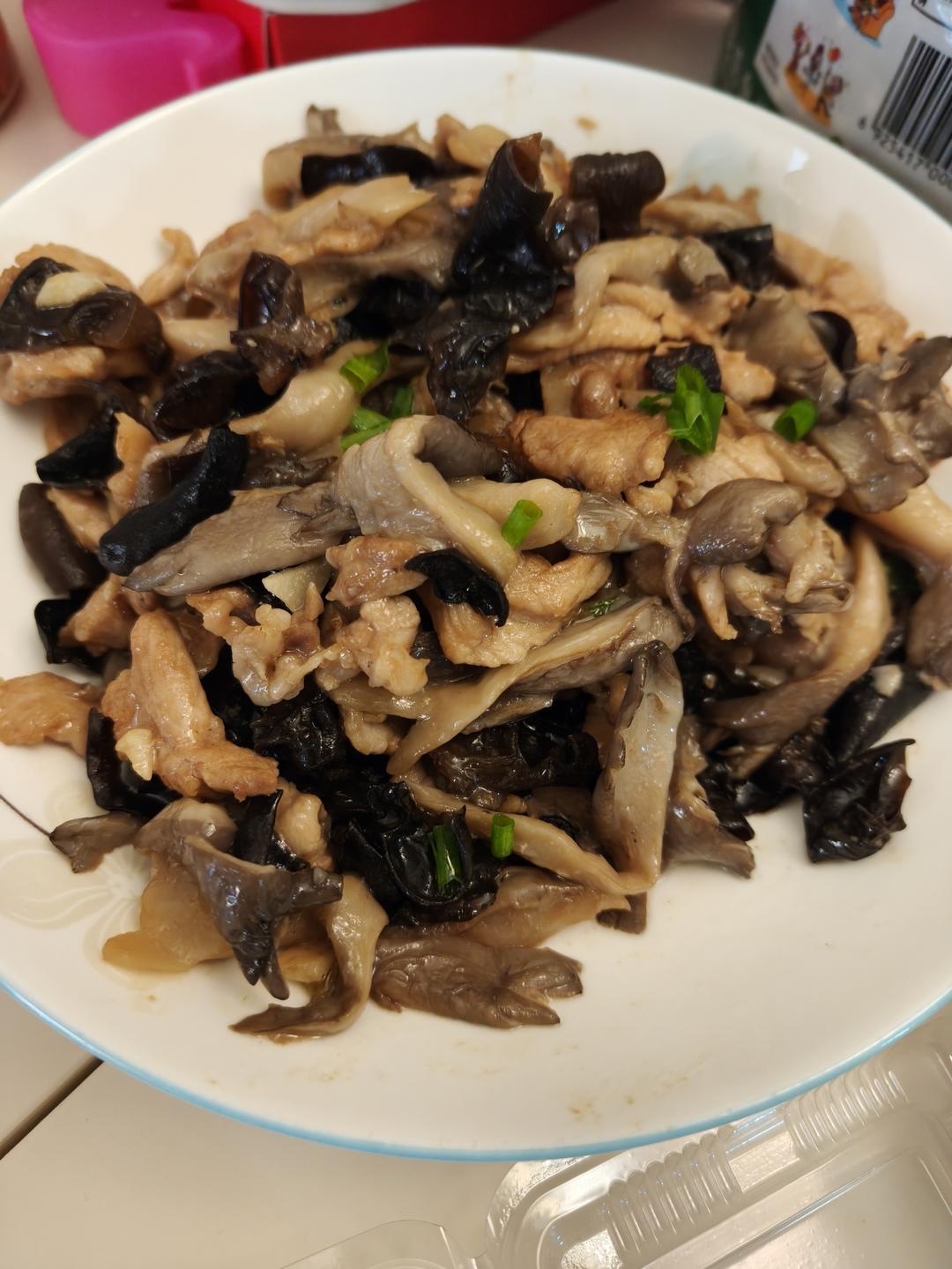 平菇炒肉片
