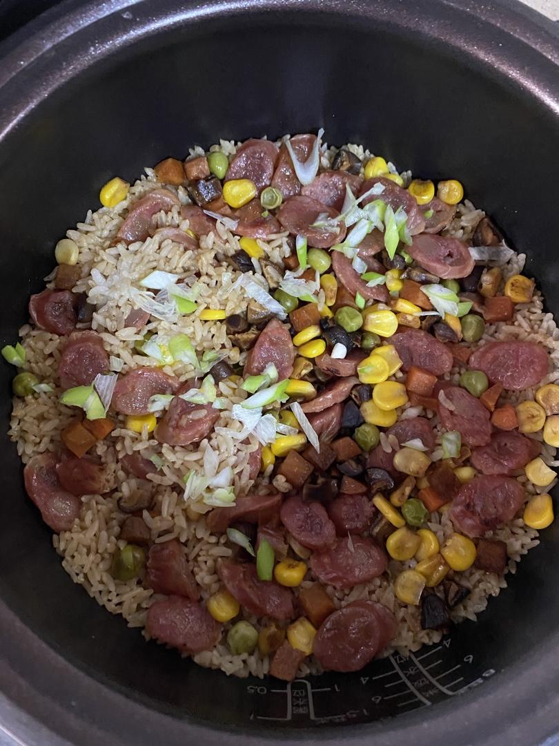 懒人必备～电饭煲腊肠焖饭