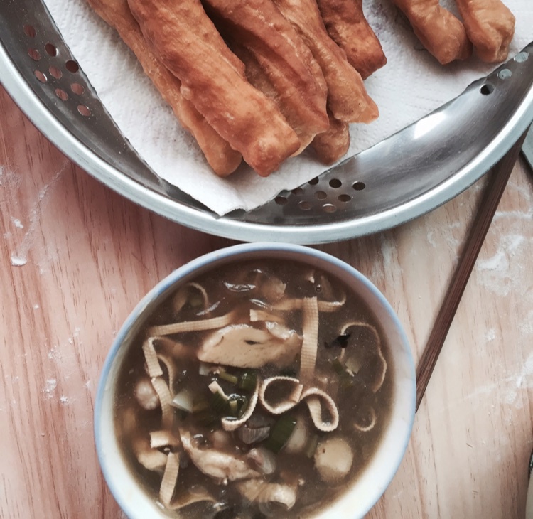 溢齿留香胡辣汤